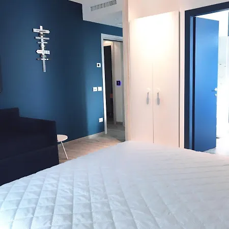 Roma Aparthotel 3*